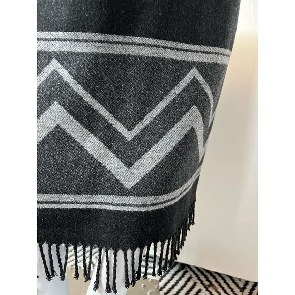 Nine & Co Womens Wrap Skirt Black Gray Chevron Long Maxi Fringe Wool Blend 10 - Picture 9 of 12